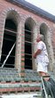 Maurerarbeiten zur Vorbereitung des Fenstereinbaus